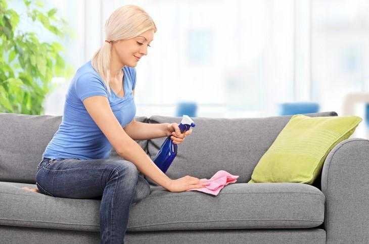 Como tirar mau cheiro do sofa Como tirar mau cheiro do sofá