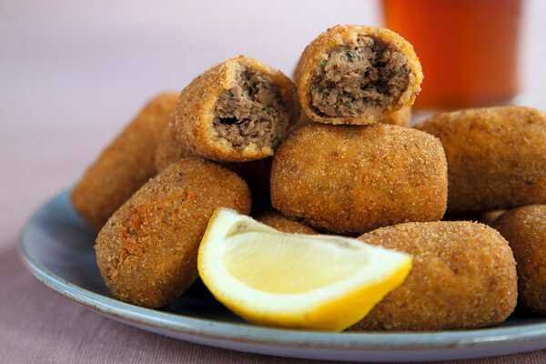 Croquete de carne sequinho e crocante Croquete de carne sequinho e crocante