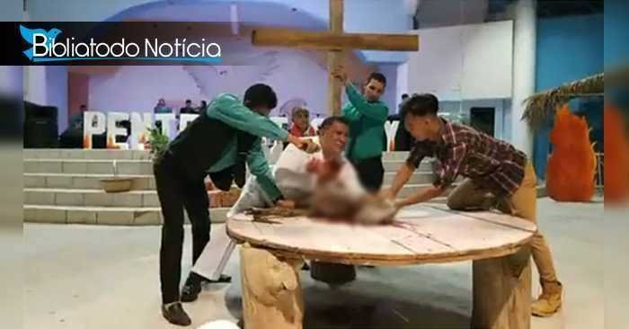 Crueldade Pastor sacrifica animal em pleno culto para relembrar morte