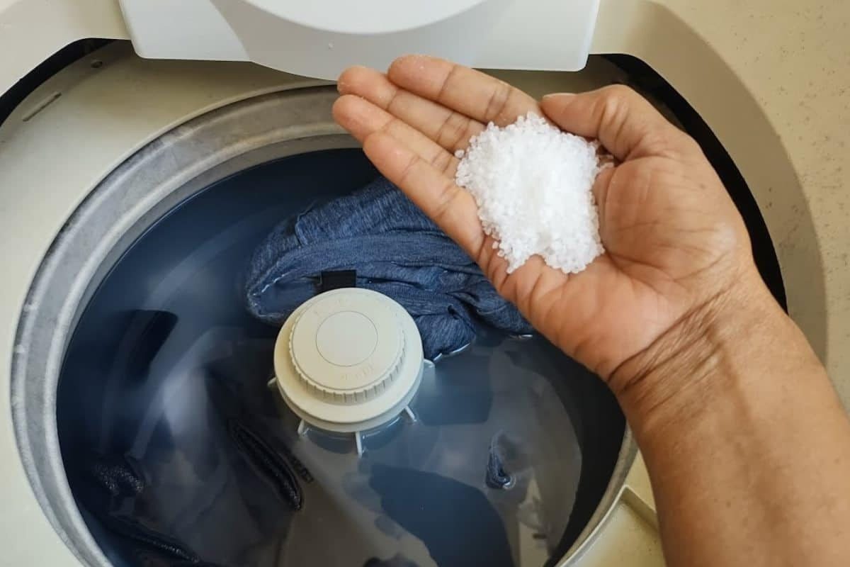 Depois que aprendi essa dica para lavar roupas me perguntei porque não fiz isso antes