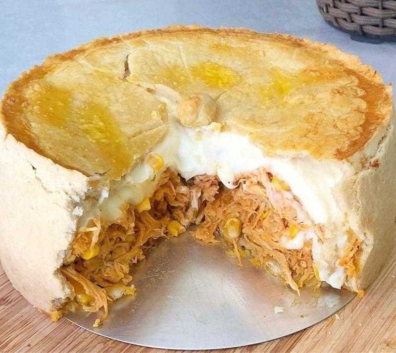 Empadao de frango com requeijao delicioso Empadão de frango com requeijão delicioso d