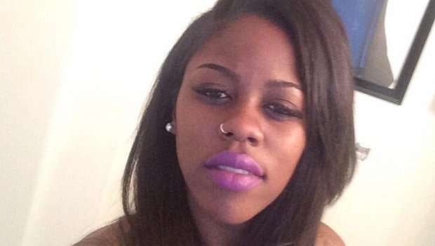 Jovem envia foto nua para o proprio pai por engano