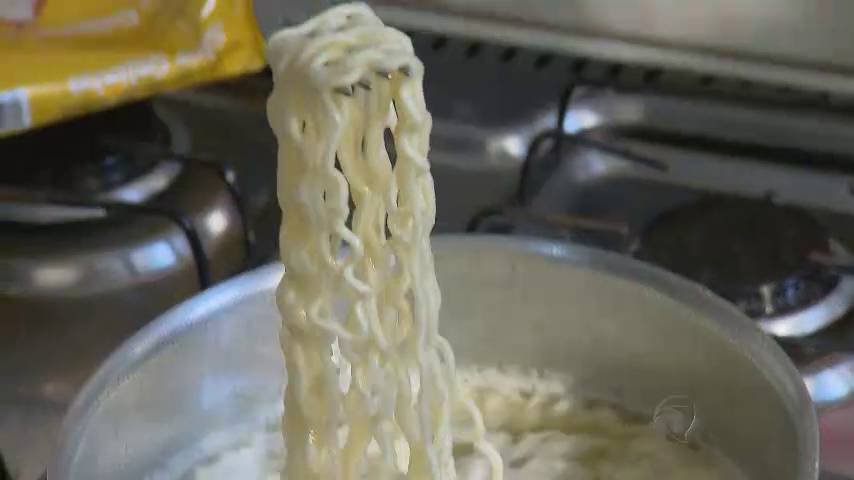 Miojo pode causar infarto AVC e ate cancer diz especialista