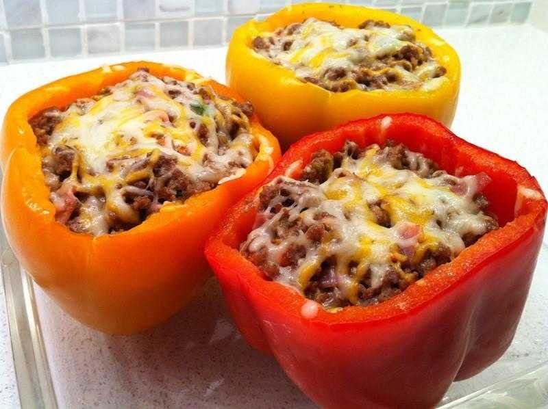 Pimentao recheado com carne moida Pimentão recheado com carne moída d