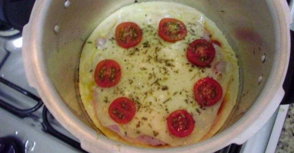 Pizza em panela de pressão Pizza em panela de pressão