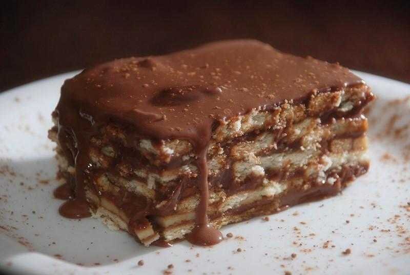 Receita de Pavê de Biscoito Maisena