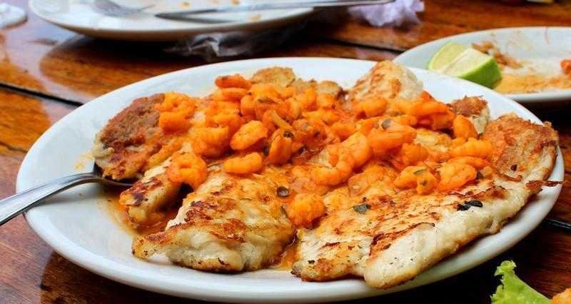 Receita e file de peixe ao molho de camarao Receita e filé de peixe ao molho de camarão