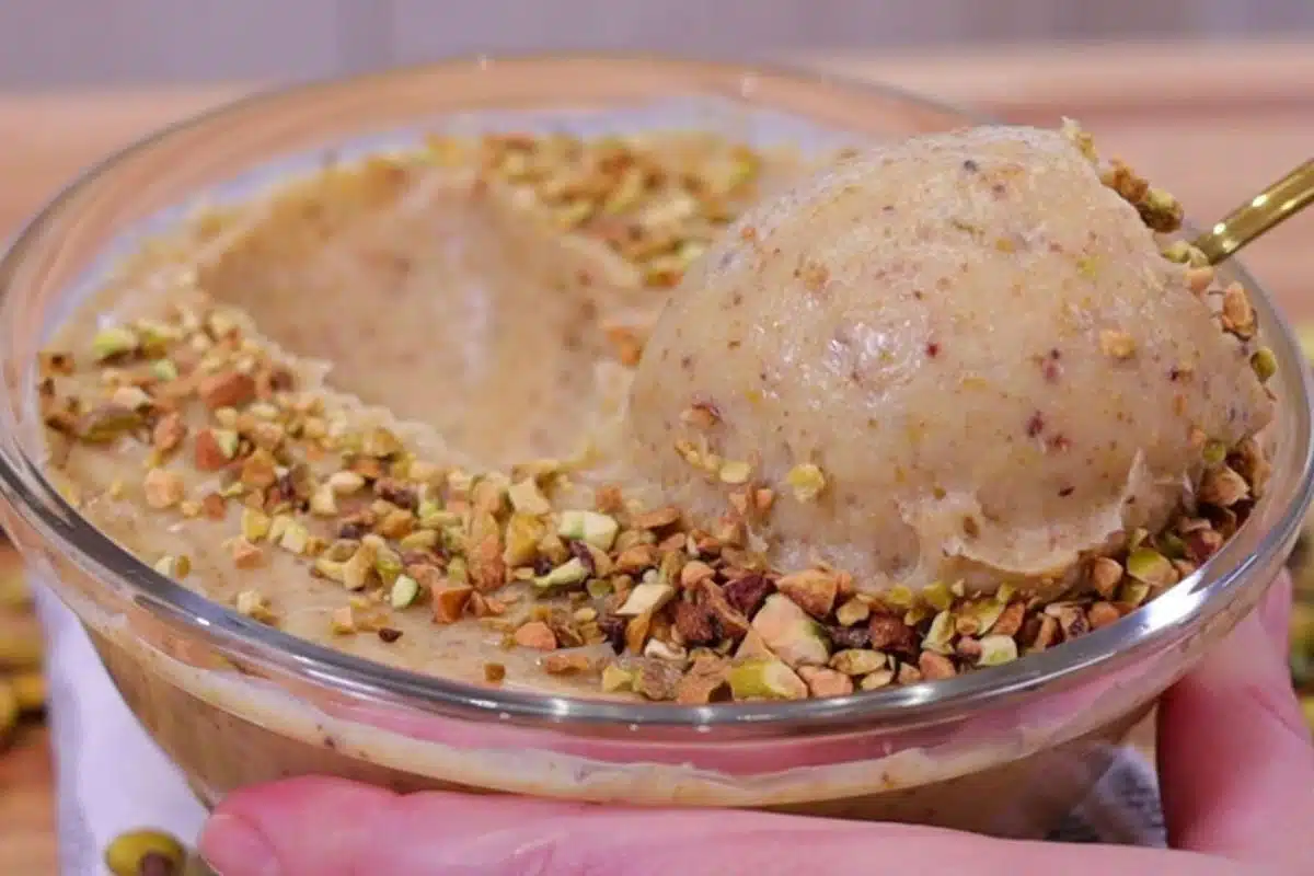 Recheio trufado de pistache para bolos e sobremesas.webp recipe image