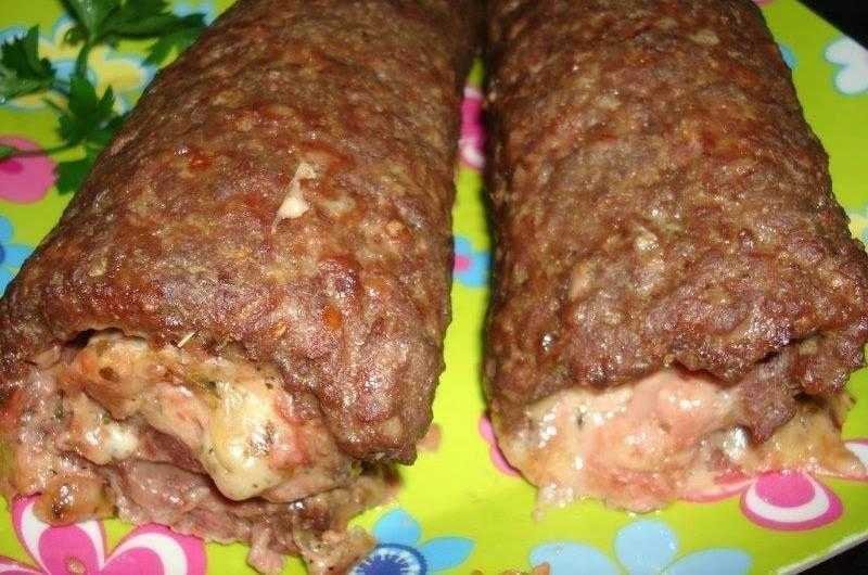 Rocambole de carne moída recheado
