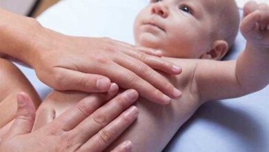 Sinais de que o bebê está com gases