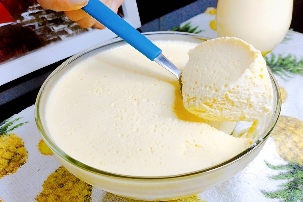 Sobremesa de abacaxi de 2 ingredientes facil Sobremesa de abacaxi de 2 ingredientes econômica deliciosa e fácil de preparar