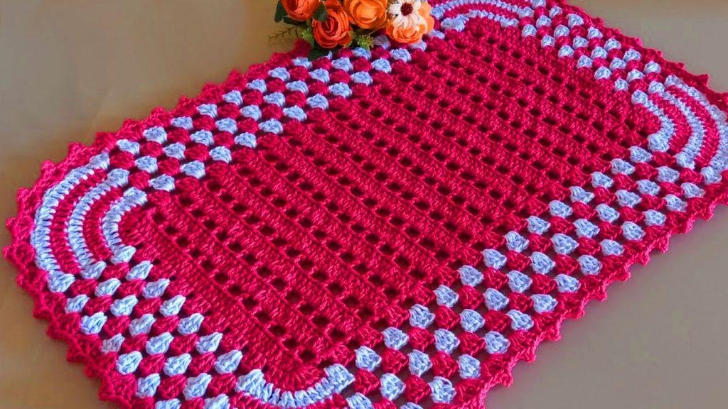 Tapete retangular de croche com pontos faceis para aprender a