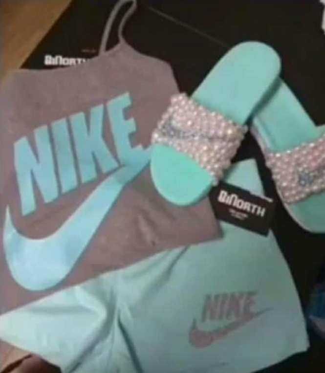 As pessoas não conseguem concordar sobre qual é a cor desta camisa As pessoas não conseguem concordar sobre qual é a cor desta camisa