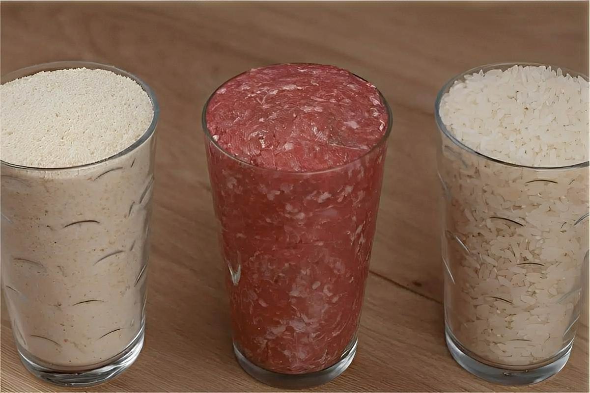 bolinho de carne frito dos anos 90 O bolinho de carne frito dos anos 80/90 está de volta ainda mais saboroso