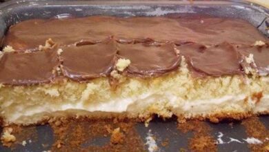 Bolo assado já com o recheio dentro (rápido, simples e prático).