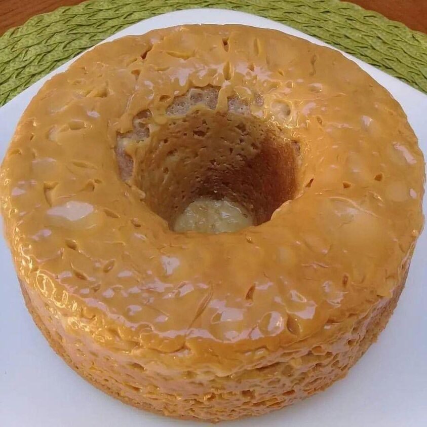 bolo de churros com cobertura de doce de leite simplesmente