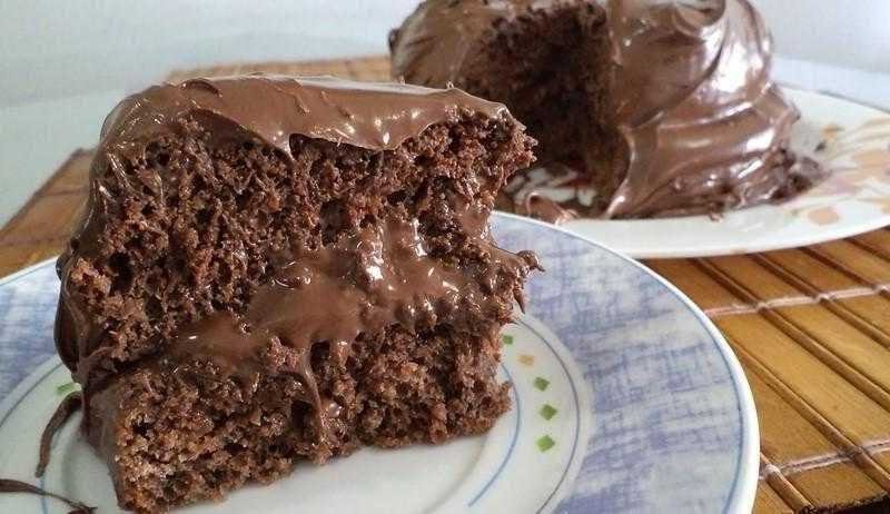 Bolo de iogurte e creme de avelã