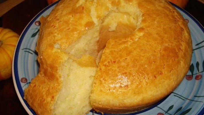 Bolo de pão de queijo, maravilhoso e fácil de fazer
