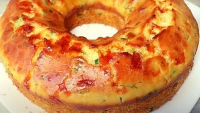 Bolo salgado fofinho muito fácil é só misturar tudo e assar e fica uma delícia