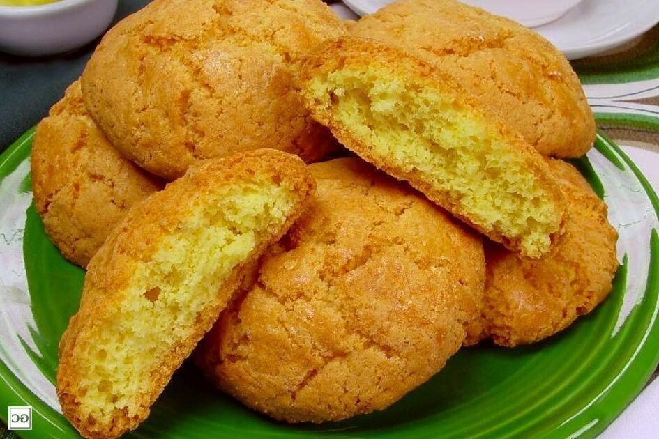 Broa quentinha de 3 minutos – achei a receita no caderno antigo da vó, lembrei que ela fazia todo dia quando éramos crianças