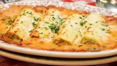 Canelone de carne ao molho de queijos delicioso