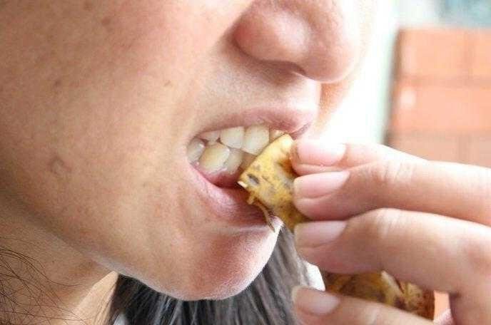 como branquear os dentes com casca de banana Como branquear os dentes com casca de banana