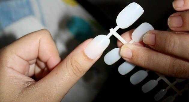 como colocar unhas posticas bau das dicas