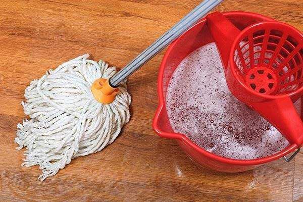 como fazer limpador de pisos caseiro Como fazer limpador de pisos caseiro