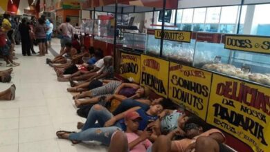 Fome: Famílias ocupam supermercado e pedem alimentos