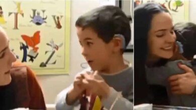 Garoto não contém a emoção ao ouvir pela primeira vez a voz da mãe