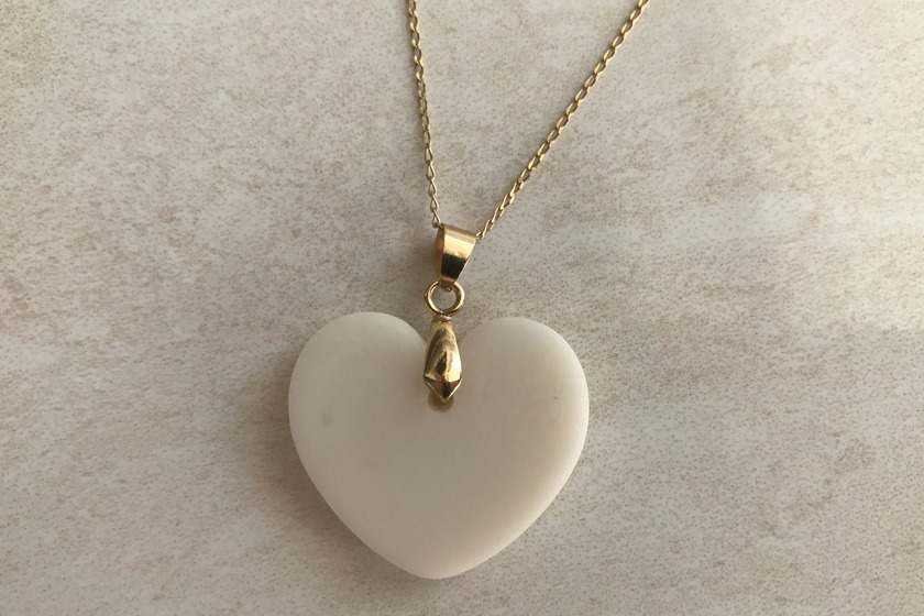 joias feitas com leite materno fazem sucesso na internet