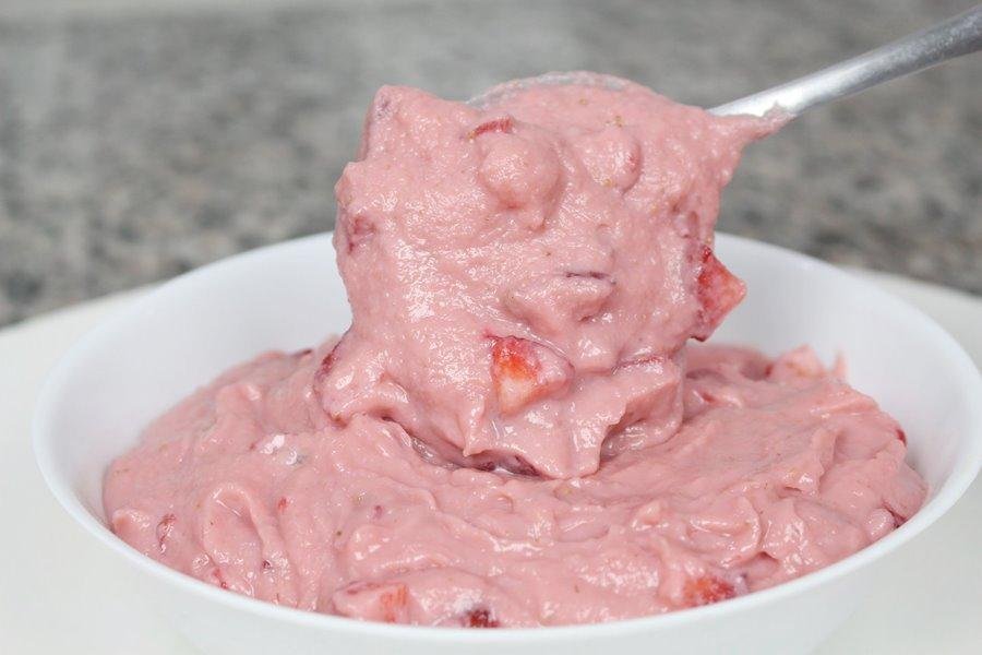 recheio de mousse de morango com pedacos