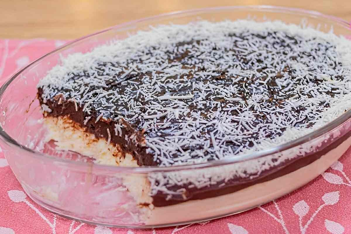 sobremesa prestigio gelado cremoso na travessa simples Prestígio gelado cremoso na travessa uma sobremesa simples e deliciosa