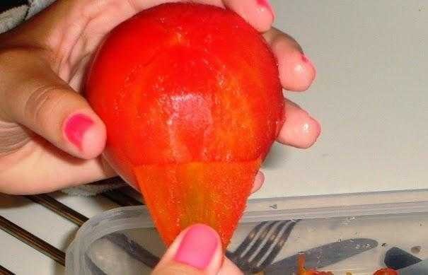 Truque para tirar a pele do tomate de forma rápida e eficaz!