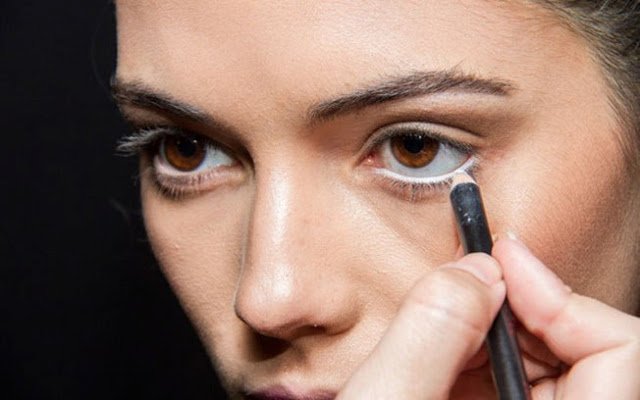 truques de maquiagem para deixar os olhos maiores