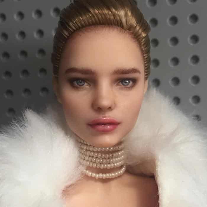 1596918527 634 Artista retira a maquiagem de bonecas e as recria com