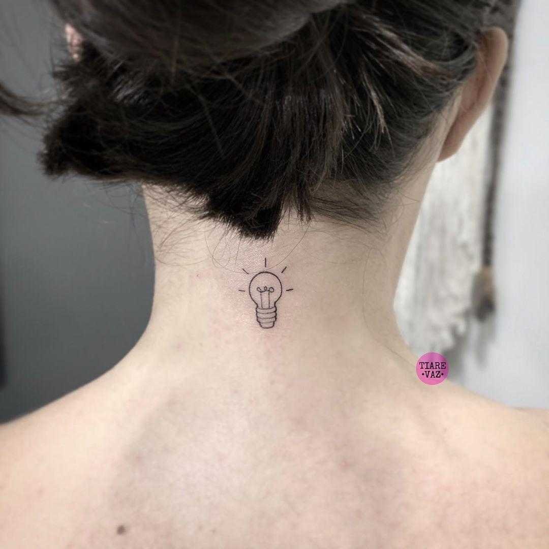 1587174775 346 Tatuagem na nuca 35 inspiracoes para voce escolher