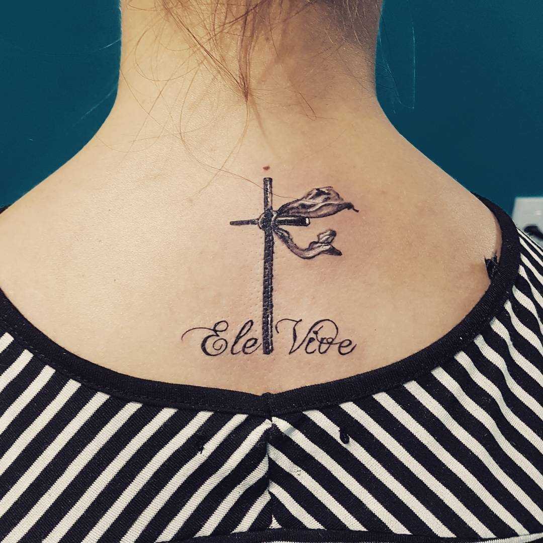 1587174784 465 Tatuagem na nuca 35 inspiracoes para voce escolher