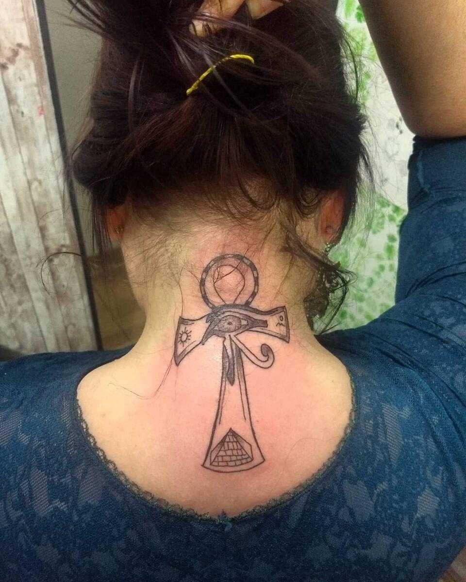 1587174785 968 Tatuagem na nuca 35 inspiracoes para voce escolher