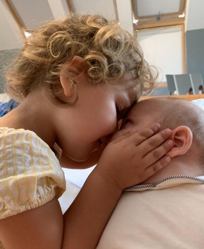 1751420032 150 15 fotos que mostram o amor mais puro em todas 1628637911 939 15 Fotos que mostram o amor mais puro em todas