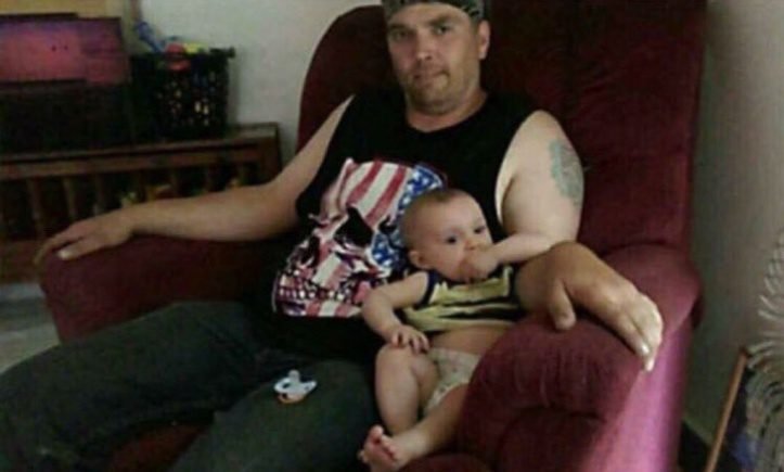 1621535835 884 23 fotos de familia que definitivamente algo bem estranho aconteceu