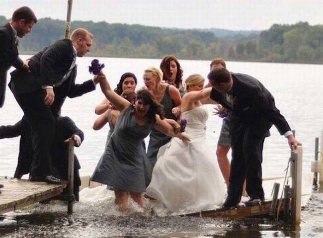 1751423923 462 15 fotos de casamento que chamaram a atencao pela esquisitice fotos-casamento-inexplicaveis-14