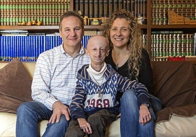 Em busca de uma “cura” para sua doença jovem torna-se biólogo