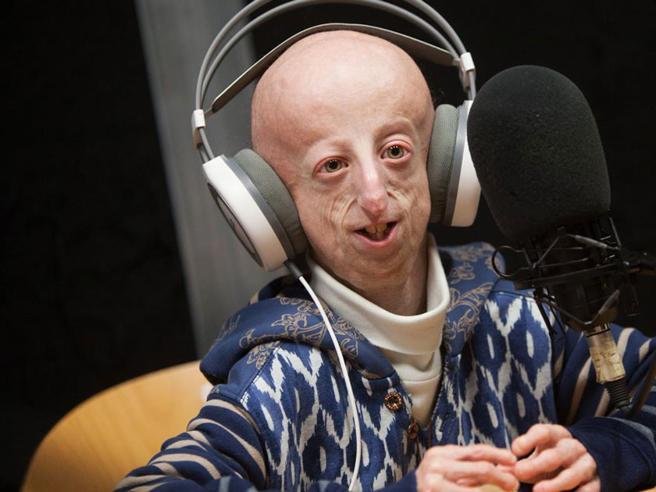 Em busca de uma “cura” para sua doença jovem torna-se biólogo