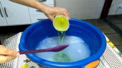 Como fazer alvejante caseiro para evitar danificar suas mãos ou unhas