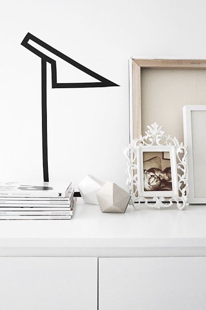 Como decorar paredes com fita isolante luminária