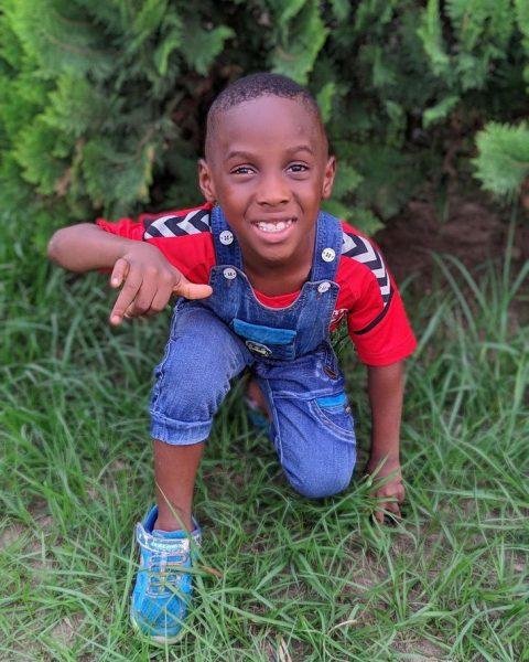 Menino resgatado desnutrido da Nigéria e adotado em 2016, hoje tem vida cheia de amor 7 Hope atualmente