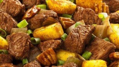 Picadinho de fraldinha com pão torrado