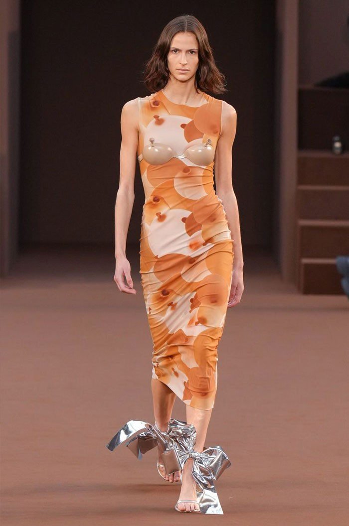 1646880888 603 20 Vestidos de gostos um tanto duvidosos que viraram piada