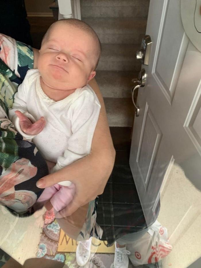 1639603895 107 20 Bebes que mal chegaram ao mundo e ja querem